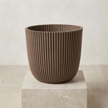 Pot Nature Groove taupe D22 cm pour plantes de taille moyenne